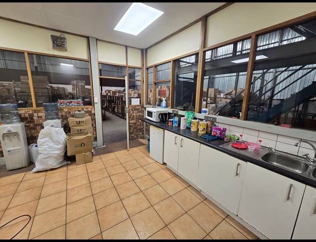 1,589M² FACTORY TO LET IN BOKSBURG EAST